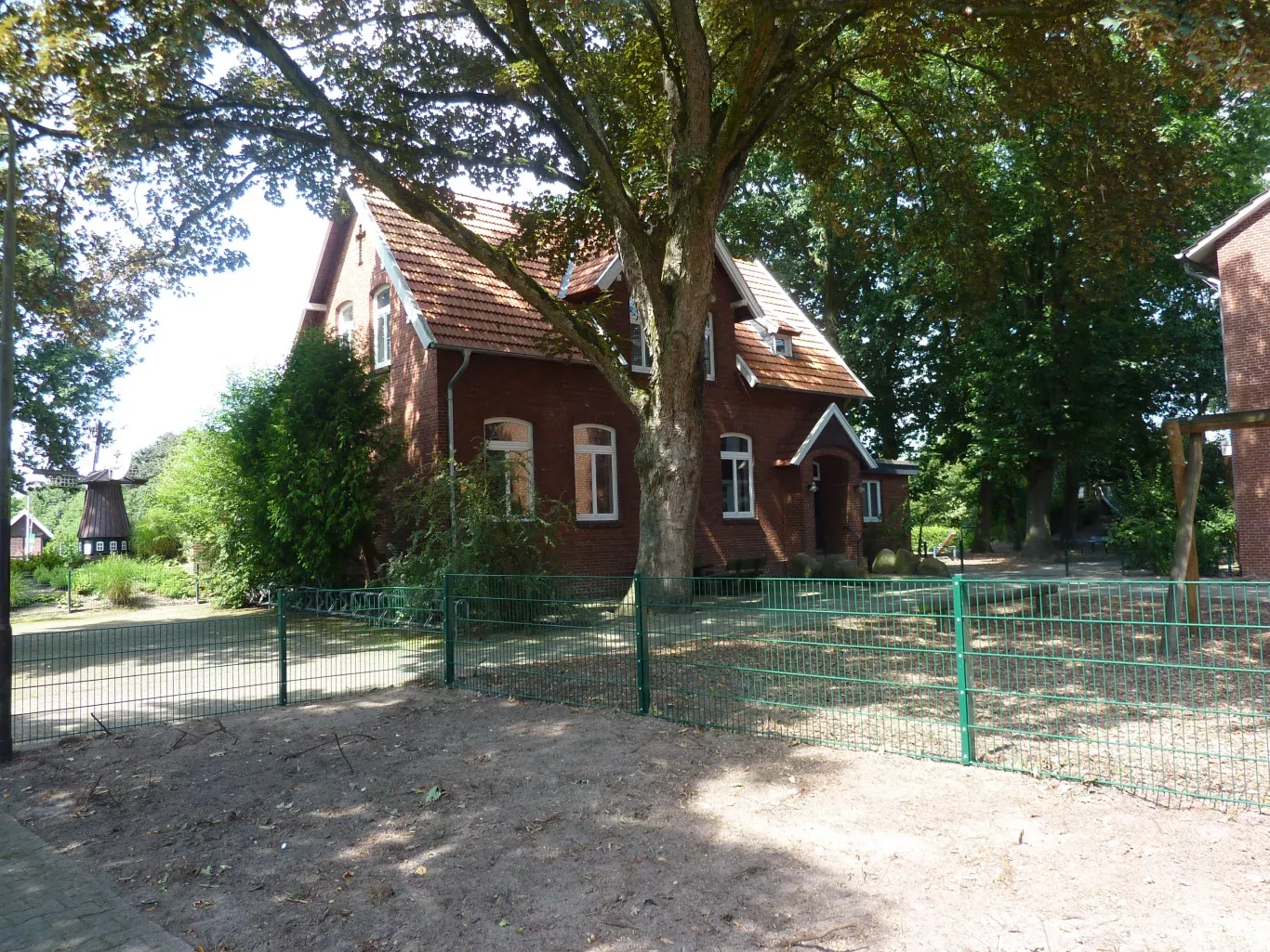 Image - HV Baccum Beginn Blühbeetaktion in Zusammenarbeit mit der Grundschule